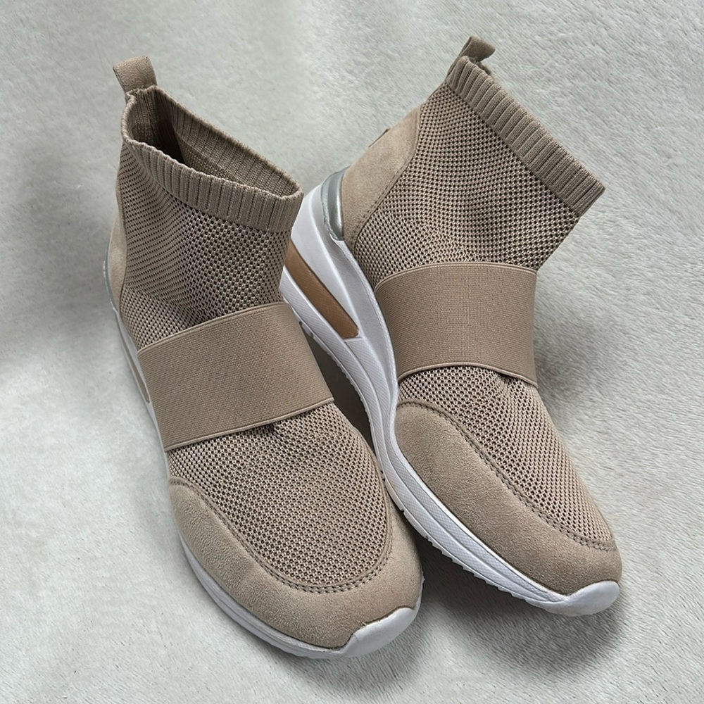 Mudd Soft Tan, White Trim  Hi-Top Slip On Sneaker Sz: 7.5